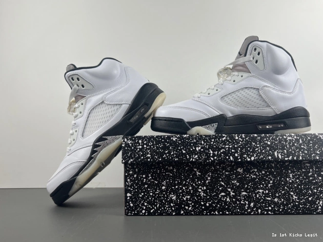 'WHITE AIR JORDAN DD0587-110 5 BLACK' RETRO 0727